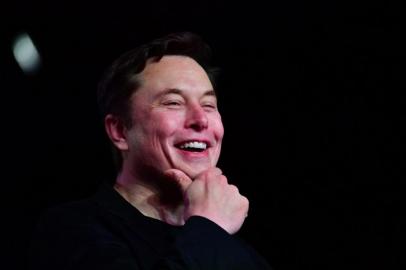 Elon Musk é um empresário da área tecnológica. O bilionário é o fundador de empresas como Tesla e SpaceX<!-- NICAID(15003582) -->