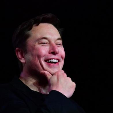 Elon Musk é um empresário da área tecnológica. O bilionário é o fundador de empresas como Tesla e SpaceX<!-- NICAID(15003582) -->