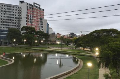 Amanhecer em Porto Alegre nesta sexta-feira.<!-- NICAID(15007194) -->