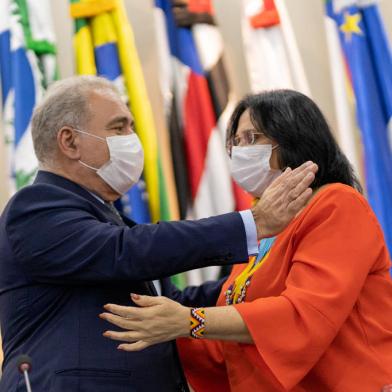 Ministro da Saúde, Marcelo Queiroga, com a ministra da Mulher, da Família, e dos Direitos Humanos, Damares Alves, em Cerimônia alusiva da Semana de Valorização dos Povos e Comunidades Tradicionais, Brasilia-DF<!-- NICAID(15009465) -->