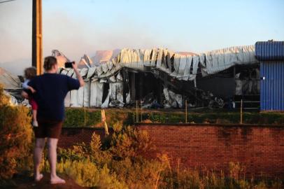 Incêndio na empresa Schio, em Vacaria.<!-- NICAID(15010567) -->