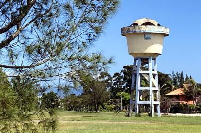 Com um pitoresco formato que lembra uma espaçonave, o reservatório de água foi construído em 1952.<!-- NICAID(15012022) -->