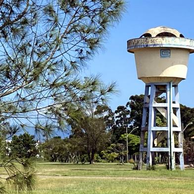 Com um pitoresco formato que lembra uma espaçonave, o reservatório de água foi construído em 1952.<!-- NICAID(15012022) -->