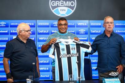 ApresentaÃ§Ã£o Gremio RS - FUTEBOL/APRESENTACAO GREMIO  - ESPORTES - Gremio apresenta Roger Machado como novo treinador para a temporada 2022. FOTO: LUCAS UEBEL/Grêmio / DivulgaçãoEditoria: SPOIndexador: Lucas UebelSecao: futebolFonte: Gremio.netFotógrafo: ApresentaÃ§Ã£o Gremio <!-- NICAID(15017027) -->