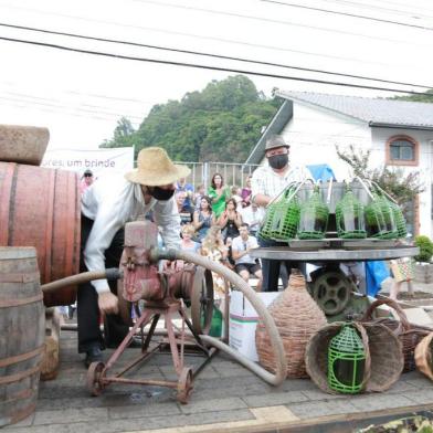 14ª Fecouva e 4ª Festa do Moranguinho de Otávio Rocha, distrito de Flores da Cunha. Evento encerra domingo, 20 de fevereiro<!-- NICAID(15019246) -->