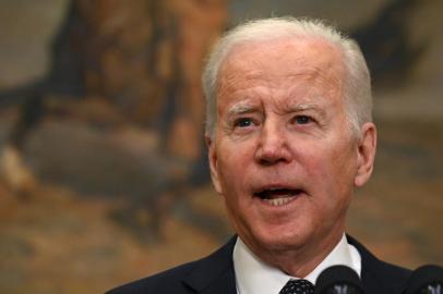 US President Joe Biden delivers a national update on the situation at the Russia-Ukraine border at the White House in Washington, DC, February 18, 2022. (Photo by Jim WATSON / AFP)<!-- NICAID(15021243) -->