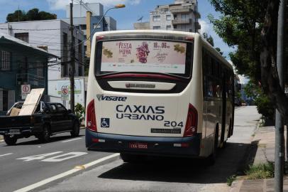 CAXIAS DO SUL, RS, BRASIL (17/02/2022)Aprovado projeto que permite colocação de anuncios nos vidros traseiros dos ônibus da Visate. (Antonio Valiente/Agência RBS)<!-- NICAID(15019108) -->