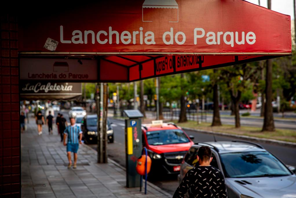 Conheça a história do xis nas tradicionais lancherias de Porto Alegre