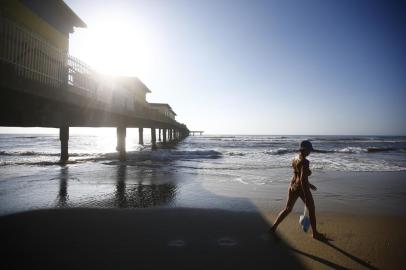 Tramandaí, RS, BRASIL,  23/02/2022- Ambiental de praia em Tramandaí. Foto: Félix Zucco / Agencia RBS<!-- NICAID(15024180) -->