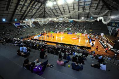 CAXIAS DO SUL, RS, BRASIL, 27/10/2021. Caxias do Sul Basquete x Minas Tênis Clube, jogo válido pela primeira rodada do NBB 2021/2022 e realizado no Ginásio do SESI. (Porthus Junior/Agência RBS)<!-- NICAID(14926601) -->