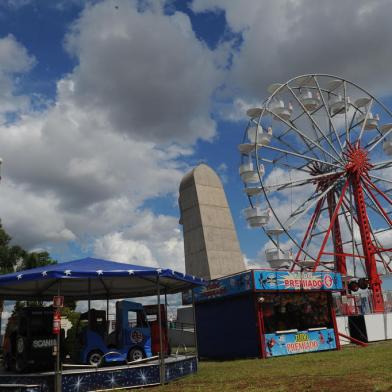 CAXIAS DO SUL, RS, BRASIL, 25/02/2022 - Fotos da praça de alimentação, simuladores, parque de diversões pra matéria sobre quanto gasta um visitante ao vir nos pavilhões da festa da uva. (Marcelo Casagrande/Agência RBS)<!-- NICAID(15027212) -->