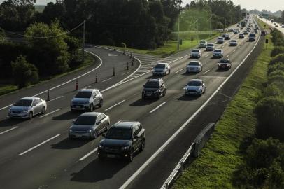 Trânsito na Freeway em Santo Antônio da Patrulha<!-- NICAID(15027593) -->