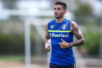 RS - FUTEBOL/ TREINO GREMIO 2022 - ESPORTES - Jogadores do Grêmio realizam treino técnico durante a manha desta segunda-feira, no CT Luiz Carvalho, na preparaÃ§Ã£o para a partida valida pela Copa do Brasil 2022. FOTO: LUCAS UEBEL/GREMIO FBPA. Na foto, o volante Mathias Villasanti<!-- NICAID(15029080) -->