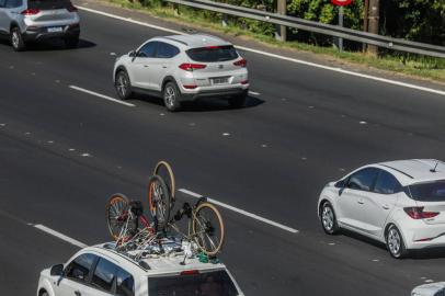 PORTO ALEGRE, RS, BRASIL - 25.02.2022 - Freeway em Porto Alegre. (Foto: Marco Favero/Agencia RBS)<!-- NICAID(15027437) -->