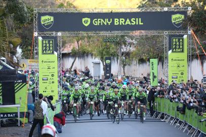 Um dos desafios ciclísticos mais populares do mundo chega ao Brasil, em 2022, tendo Bento Gonçalves, no Rio Grande do Sul, como ponto de realização. Pela primeira vez, a cidade gaúcha recebe a etapa brasileira do GranFondo New York (GFNY) no dia 16 de outubro. Originário da Itália e difundido mundo afora, o GFNY é considerado o maior desafio de ciclismo amador do mundo, com circuito que passa, anualmente, por diversos países.<!-- NICAID(15030983) -->