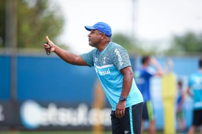 Treino Gremio25.02.2022 - FOTO DO TREINADOR DO GRÊMIO ROGER MACHADO PARA MATÉRIA ESPECIAL SOBRE O GRENAL.Editoria: SPOIndexador: Lucas UebelSecao: futebolFonte: Gremio.netFotógrafo: Treino Gremio<!-- NICAID(15027471) -->