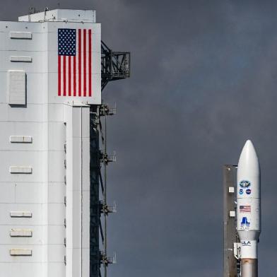 Satélite Goes-T, a bordo do foguete espacial Atlas V, pronto para o lançamento.<!-- NICAID(15031543) -->