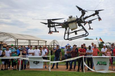 Não-Me-Toque,  RS, BRASIL,  09/03/2022- Expodireto Cotrija: Drone DJI para pulverização de lavouras.  Foto:Jefferson Botega / Agencia RBSIndexador: Jeff Botega<!-- NICAID(15037003) -->