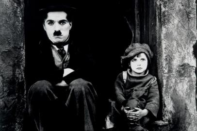 Charles Chaplin no filme O garoto<!-- NICAID(10182167) -->