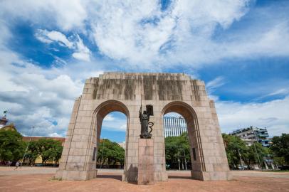 PORTO ALEGRE, RS, BRASIL, 02/02/2017 : Especial monumentos - Monumento ao Expedicionário - Redenção. (Omar Freitas/Agência RBS)Indexador: Omar Freitas<!-- NICAID(12714393) -->