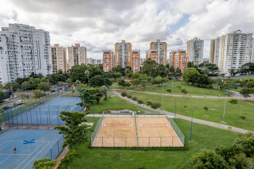 Beach tennis é o novo queridinho das mulheres em Porto Alegre