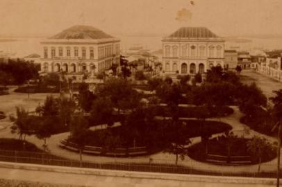 Fotografia Irmãos Ferrari ¿ Praça da Matriz c.1890 / Acervo Delfos<!-- NICAID(15046705) -->