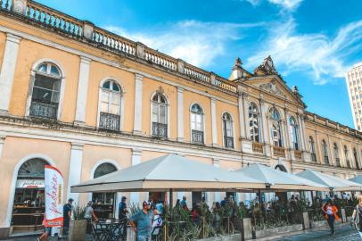 mercado público, gambrinus, banca 40, destemperados <!-- NICAID(15048653) -->