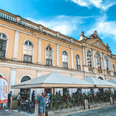 mercado público, gambrinus, banca 40, destemperados <!-- NICAID(15048653) -->