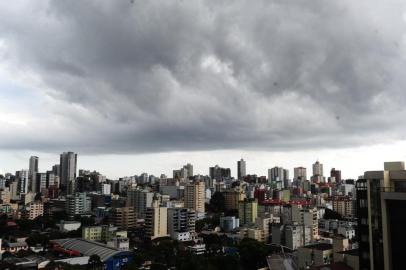 Em 24h, segundo dados da Climatempo, foram 126 mm, cerca de 10% acima da média prevista para março de 111 mm. Com isso, o terceiro mês de 2022 já tem o maior acumulado de chuvas desde junho do ano passado, com 227 mm, mais que o dobro da média. <!-- NICAID(15050356) -->