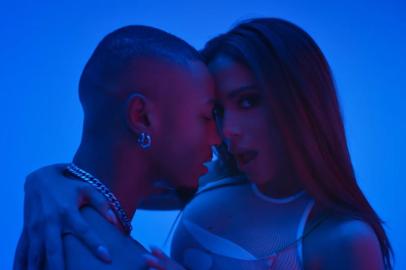 Clipe de Envolver, de Anitta<!-- NICAID(15050604) -->