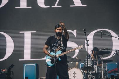 A banda gaúcha Fresno expôs a frase Fora Bolsonaro no telão durante sua apresentação no Lollapalloza<!-- NICAID(15052704) -->