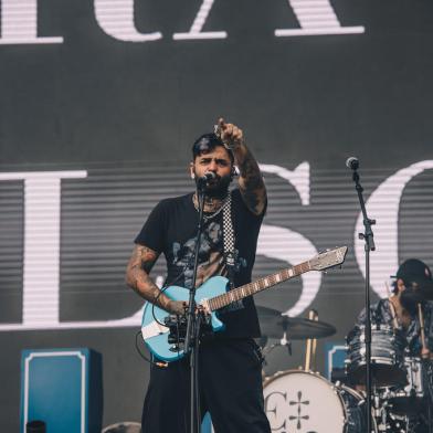 A banda gaúcha Fresno expôs a frase Fora Bolsonaro no telão durante sua apresentação no Lollapalloza<!-- NICAID(15052704) -->