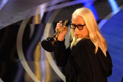 New Zealand director Jane Campion accepts the award for Best Director for The Power of the Dog onstage during the 94th Oscars at the Dolby Theatre in Hollywood, California on March 27, 2022. (Photo by Robyn Beck / AFP)<!-- NICAID(15052752) -->