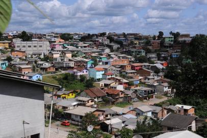 CAXIAS DO SUL, RS, BRASIL, 23/01/2020 - Moradores de três lotes do Monte Carmelo querem um só projeto de regularização da área. Dois dos lotes estão na Justiça em processo de reintegração de posse, o outro foi desapropriado pela prefeitura. (Marcelo Casagrande/Agência RBS)<!-- NICAID(14396325) -->