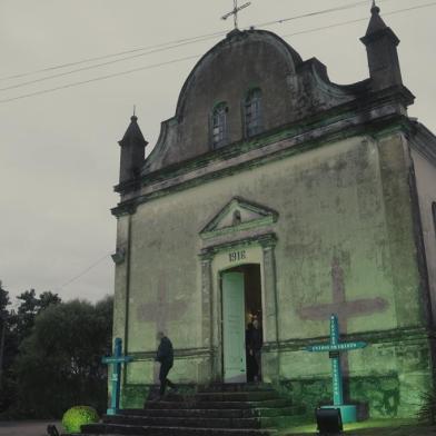 Projeto de restauração da centenária Capela Santo Antônio de Castro , em Carlos Barbosa. Igreja foi inaugurada em 1916. Projeto da Escaiola Arquitetura Rara, das arquitetas Cristiane Rauber e Juliana Betemps.<!-- NICAID(15053067) -->