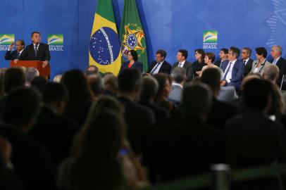 O presidente da RepÃºblica, Jair Bolsonaro, participa da cerimÃ´nia de despedida dos ministros de Estado que deixarÃ£o o governo para disputar as eleiÃ§Ãµes deste ano.<!-- NICAID(15056282) -->