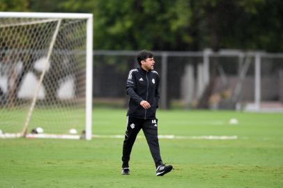 Alexander Medina, técnico do Inter. <!-- NICAID(15056672) -->