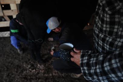 SÃO JOSÉ DOS AUSENTES, RS, BRASIL, 01/04/2022. A reportagem foi até São José dos Ausentes para conferir a primeira onda de frio de 2022. Na foto, Paulo Nunes da Silva, 61 anos, pecuarista. (Bruno Todeschini/Agência RBS)<!-- NICAID(15057232) -->