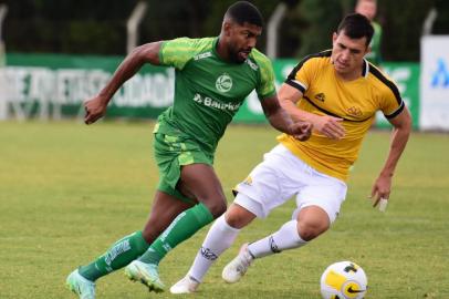 O Juventude encarou o Criciúma, no CT do Juventude, na preparação para o Campeonato Brasileiro.<!-- NICAID(15058748) -->