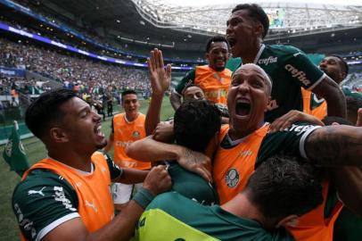 Palmeiras vence São Paulo por 4 a 0 e é campeão paulista<!-- NICAID(15059176) -->