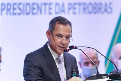 O presidente eleito da Petrobras, José Mauro Ferreira Coelho, tomou posse nesta quinta-feira (14) à tarde, em cerimônia fechada à imprensa, na sede da empresa, no Rio de Janeiro. Durante o evento, transmitido online, ele falou sobre a importância da prática de preços de mercado de combustíveis.<!-- NICAID(15069410) -->