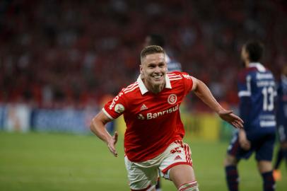 Porto Alegre, RS, Brasil, 17/04/2022 - Internacional vs Fortaleza pelo Campeonato Brasileiro Série A 2022 - Foto: Jefferson Botega/Agência RBSIndexador: RAUL PEREIRA<!-- NICAID(15071166) -->