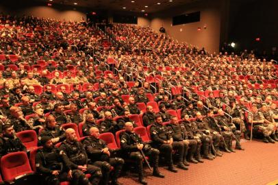 Polícia mobiliza mais de 1,3 mil agentes em operação contra lavagem de dinheiro de facção do RS<!-- NICAID(15071972) -->