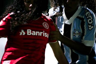 Grêmio e Inter se enfrentaram pelo Brasileirão Feminino sub-17. Gurias Coloradas venceram por 3 a 0. <!-- NICAID(15074210) -->