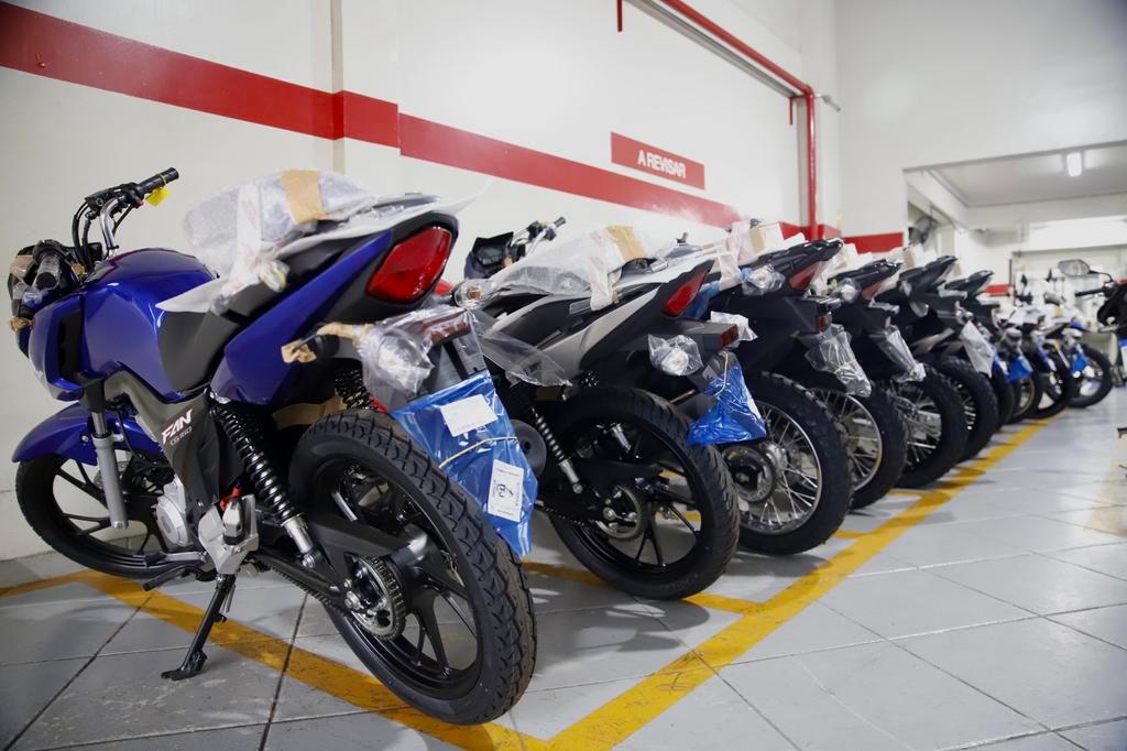 Vendas de motos supera a de carros no Brasil pela primeira vez em