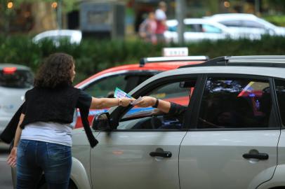 PORTO ALEGRE,RS,BRASIL.2022,04,2022.Adesivaço de apoiadores do Presidente Jair Bolsonaro.(RONALDO BERNARDI/AGENCIA RBS).<!-- NICAID(15082993) -->