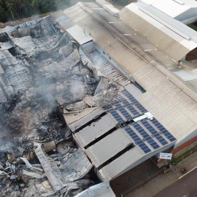 Empresa irá reconstruir fábrica de biscoitos atingida por incêndio em Mato Leitão<!-- NICAID(15085177) -->