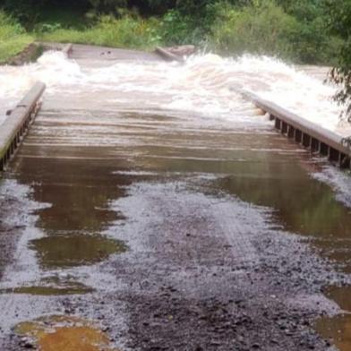 Ponte entre Cotiporã e Dois Lajeados também está interditada<!-- NICAID(15085244) -->