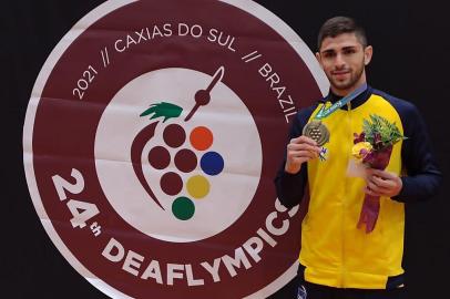 atleta de 19 anos, da categoria 66kg, faturou a primeira medalha do Brasil nas Surdolimpíadas de Caxias do Sul<!-- NICAID(15085635) -->