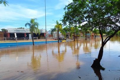 Rio Uruguai São Borja<!-- NICAID(15089991) -->